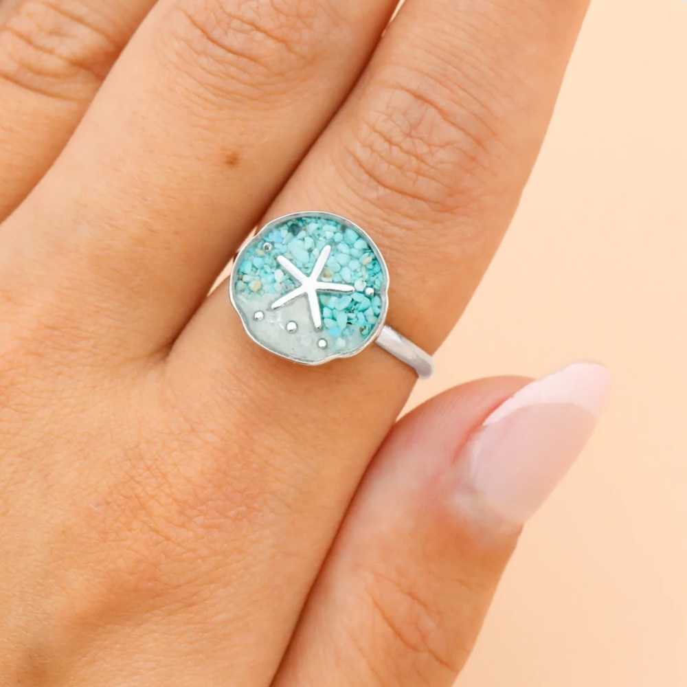NWT 🏝 TURQUOISE & SAND IN RESIN SAND DOLLAR ADJUSTABLE RING Fits Women’s 6 7 8 9